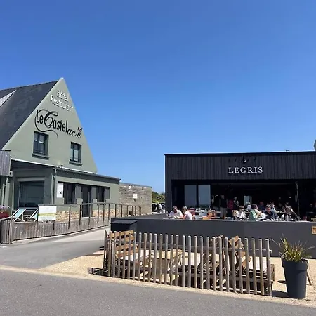 Vue A 200 M D'une Magnifique Et Des Restaurants